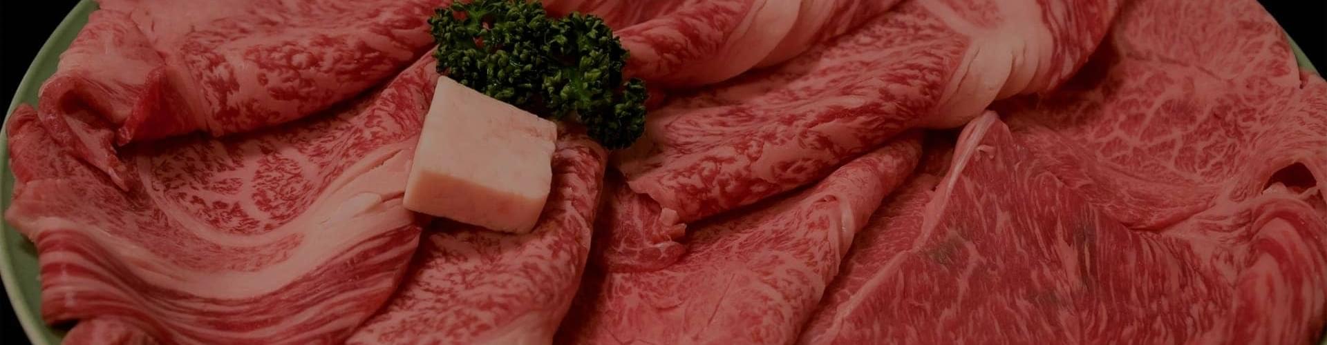 霜降りの入った美味しそうな牛肉